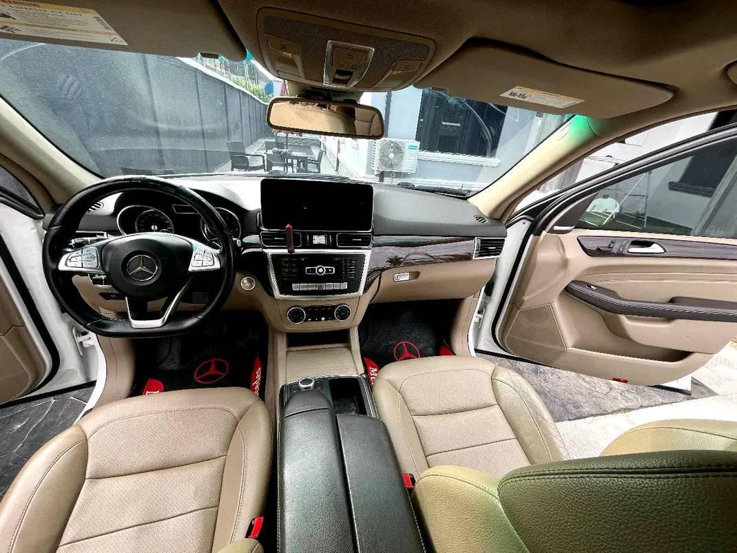 A picture of 2014 Mercedes Benz 2014