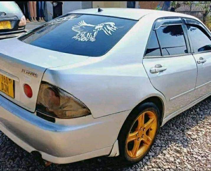A picture of toyota alteza