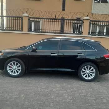 A picture of CLEAN 2010 Venza 07088153375