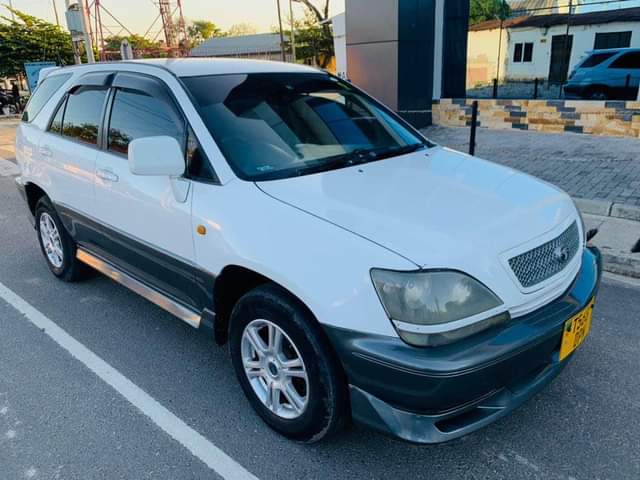 A picture of TOYOTA HARRIER