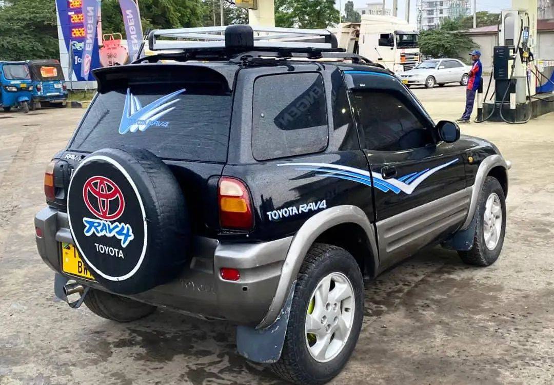 A picture of Toyota Rav4 kipisi