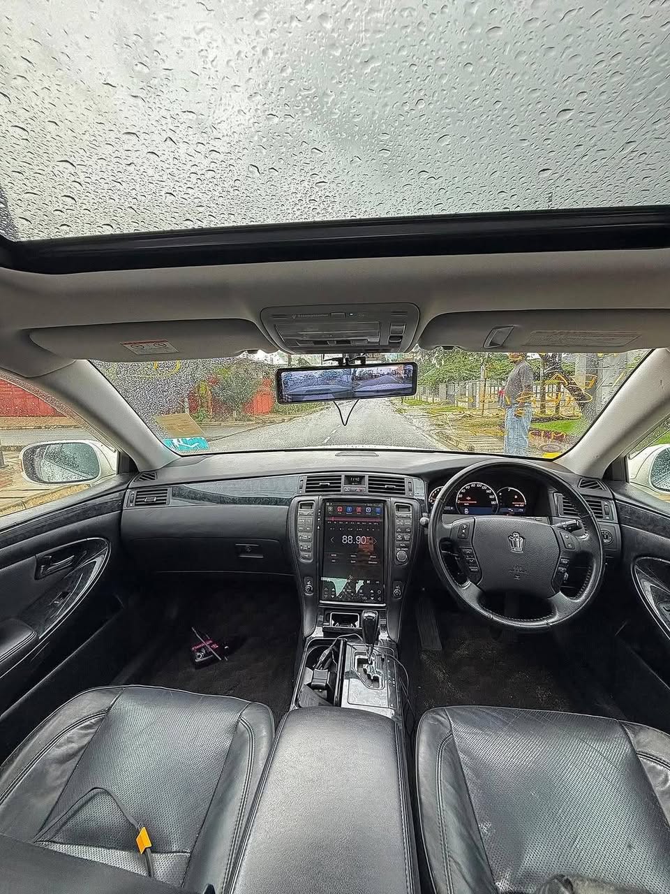A picture of TOYOTA CROWN ATHLETE