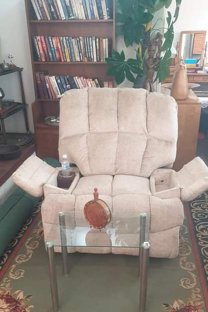 classifieds/furniture sofas