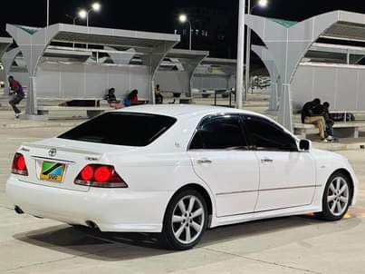 A picture of TOYOTA CROWN ATHLETE