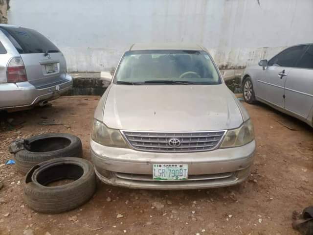 A picture of toyota avalon