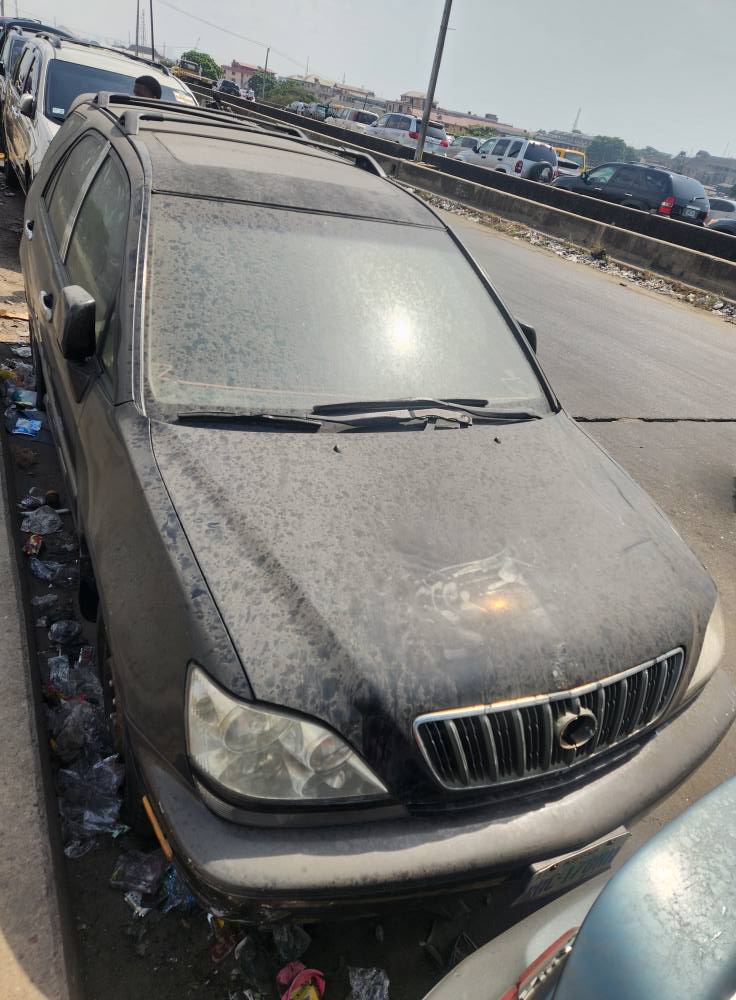 A picture of Lexus RX350 2001