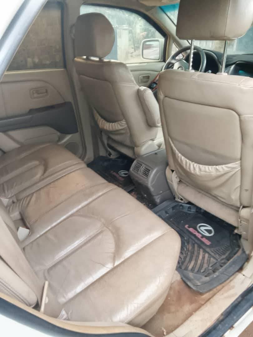 A picture of 2002 Lexus rx 300