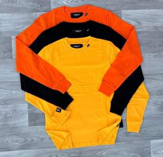 A picture of Long sleeved plain tee