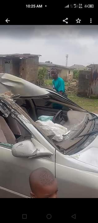 A picture of  OPEN FOR BID Registered 2000 Toyota Camry Price Bid