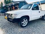 A picture of TOYOTA HILUX SINGLE CABIN ENGINE 1RZ MANUAL FLOOR GEAR PETROL