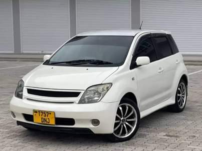 A picture of 2006 TOYOTA IST