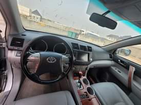 A picture of Toyota Highlander 2008 Model Direct tokunbo Tell 07034654049