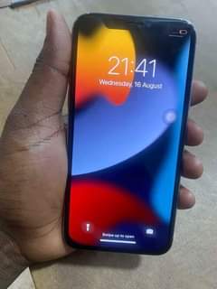 A picture of Iphone x