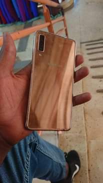 A picture of Samsung galaxy A7