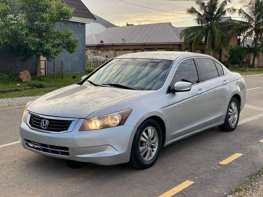 A picture of Very very clean 2009 accord in buy and drive condition
