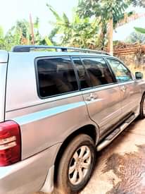 A picture of Highlander 2005 model
