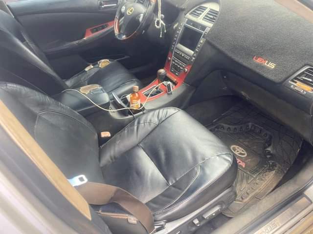 A picture of DEALER MARKET 2008 Es350 Engine gear ac untouched Legs okay