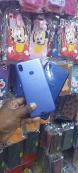 A picture of Infinix smart5 na samsung Galaxy A10s