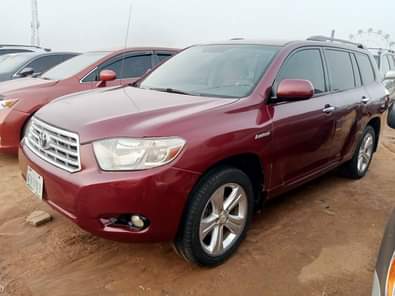 A picture of For sale Slightly used 2008 Toyota Highlander limited SUV full