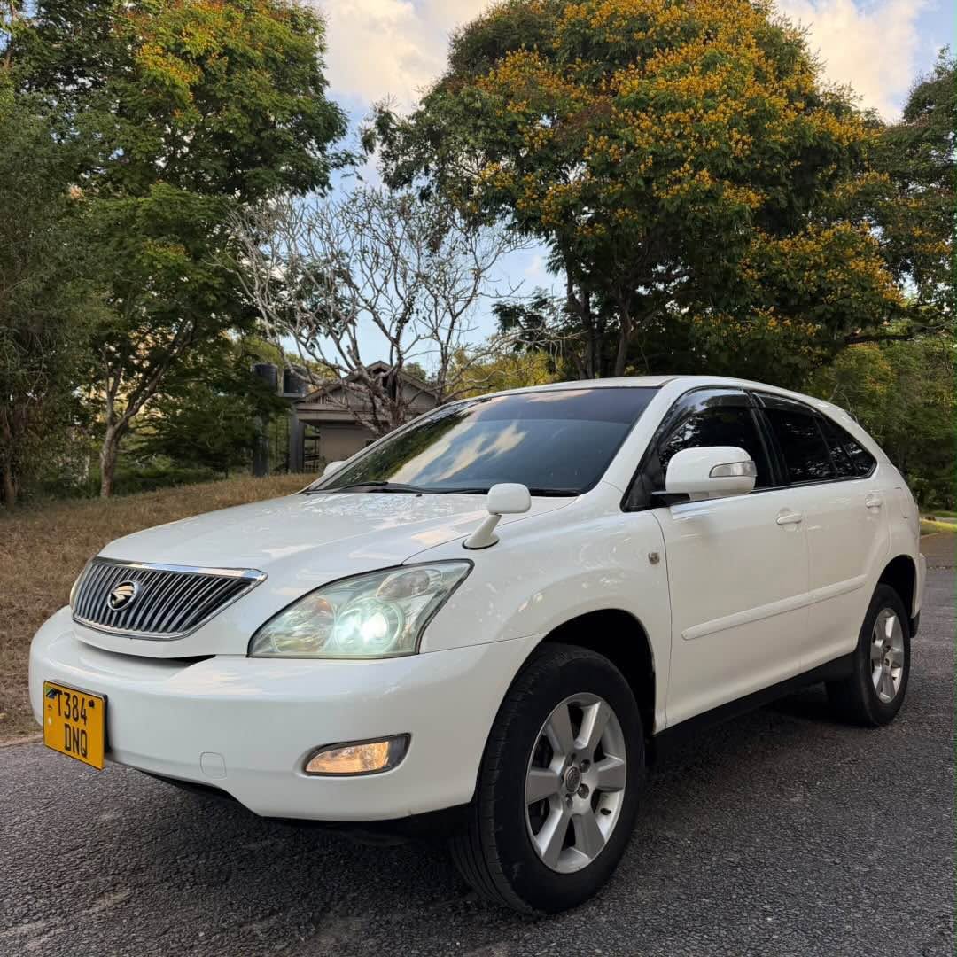A picture of TOYOTA HARRIER