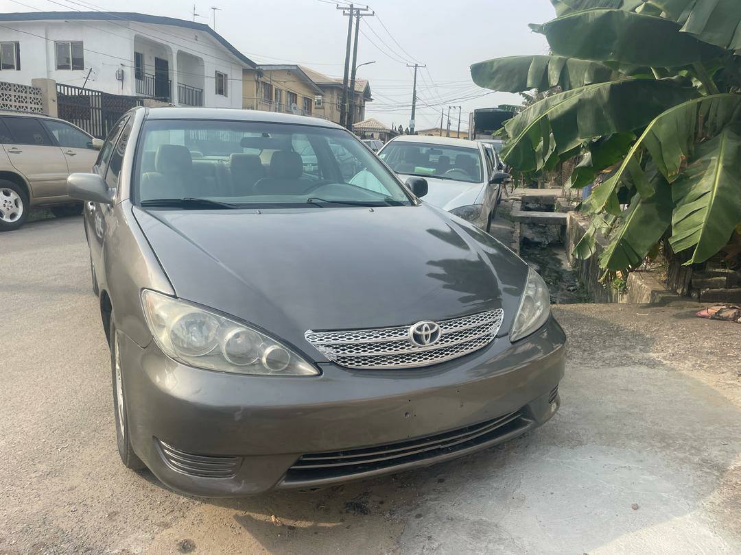 A picture of Toyota Camry 2004 Uber Bolt standard