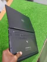 A picture of Core i5 ram8gb 512ssd charge 4hrs 