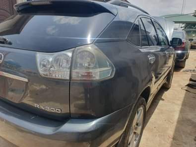 A picture of TOKS STANDARD LEXUS RX330 FIRST BODY PAN UNTAMPERED ENGINE GEAR