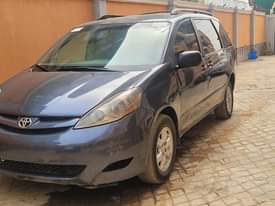 A picture of TOYOTA SIENNA