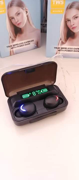 A picture of JBL f9 pro plus earpods