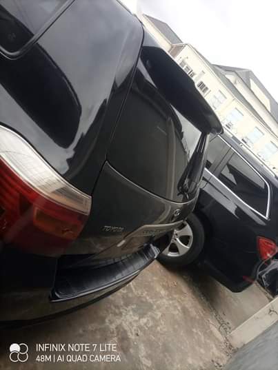 A picture of Toyota Highlander 2008