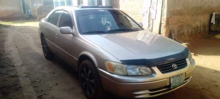 A picture of 2001 Toyota Camry envelope light 2001 2001