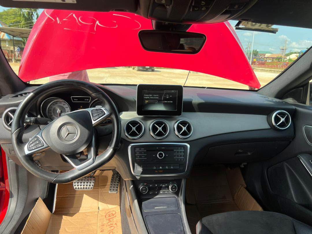 A picture of Mercedes Benz 08108649176