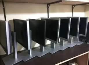 A picture of Desktop Mashine Hp Dell Acer Fuitsu ...Vioo Size 71 19