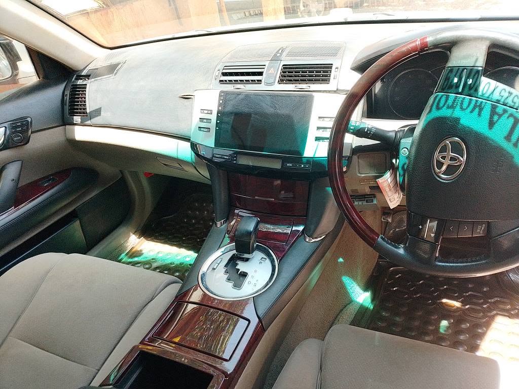 A picture of Toyota mark x 15 millions good condition CALL 0786 92