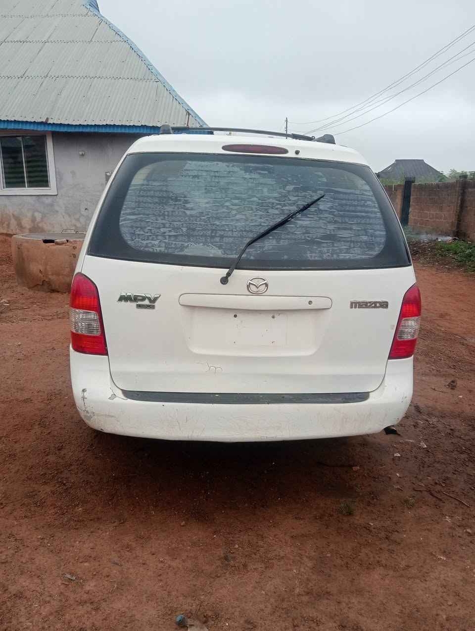A picture of Toyota and mpv