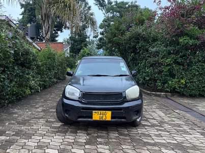 A picture of 2005 Toyota rav4