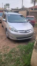 A picture of Tokubo 2006 Sienna Remote starter Power door Painted 100 working