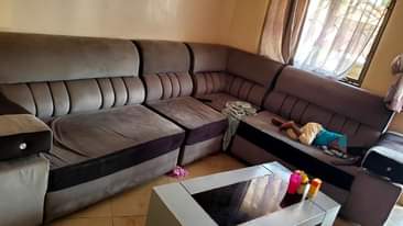 A picture of Sofa set 6 seaters
