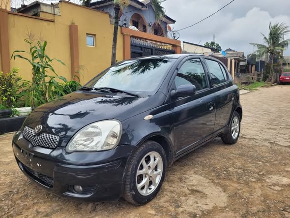 A picture of FOREIGN USED TOYOTA YARIS 05 GRADE A
