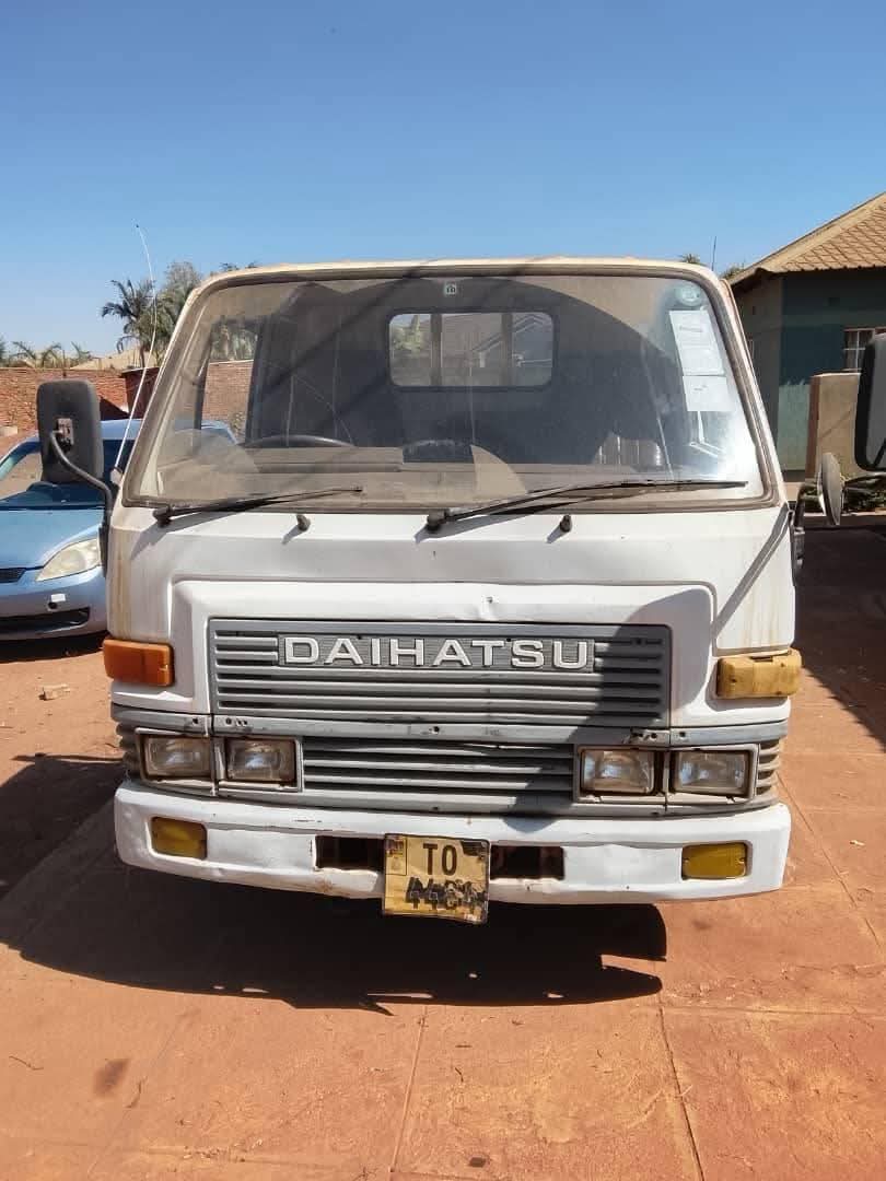daihatsu mira