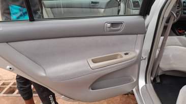 A picture of 2004 Toyota Camry