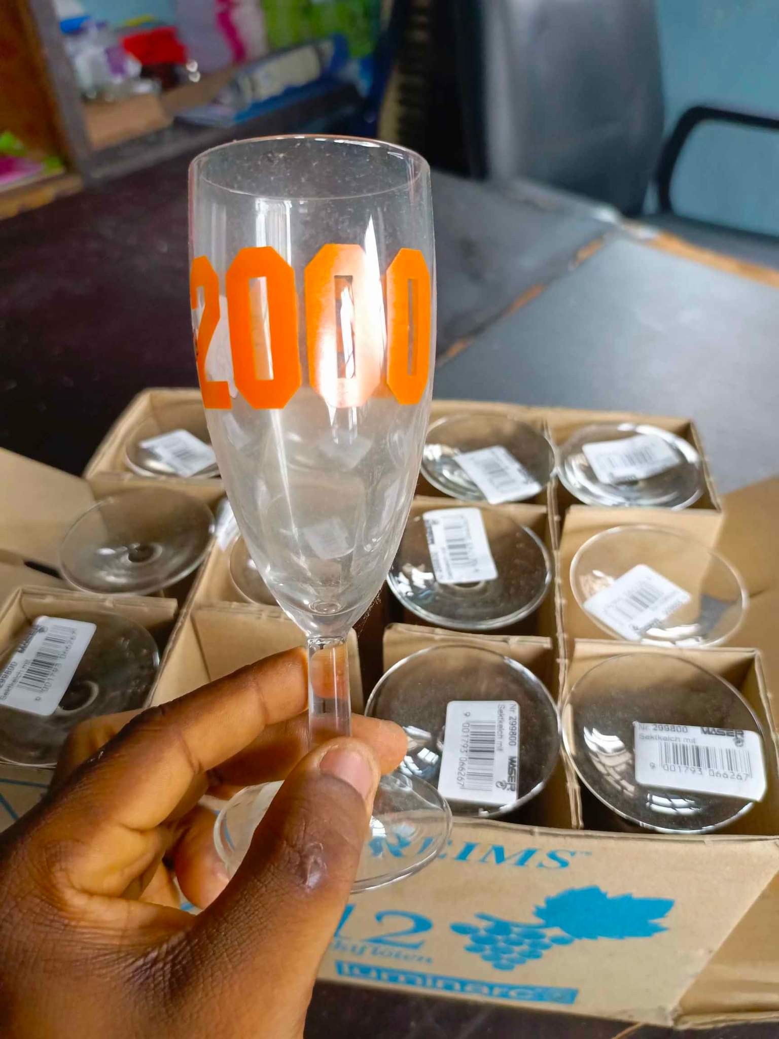 A picture of 12 set champagne glass cups for sale