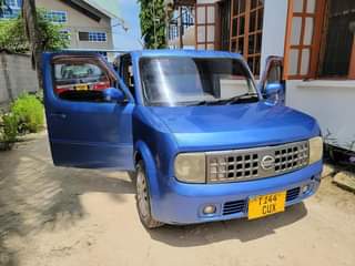 A picture of Nissan cube