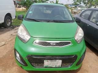 A picture of 2013 Kia picanto in very good condition very sound engine