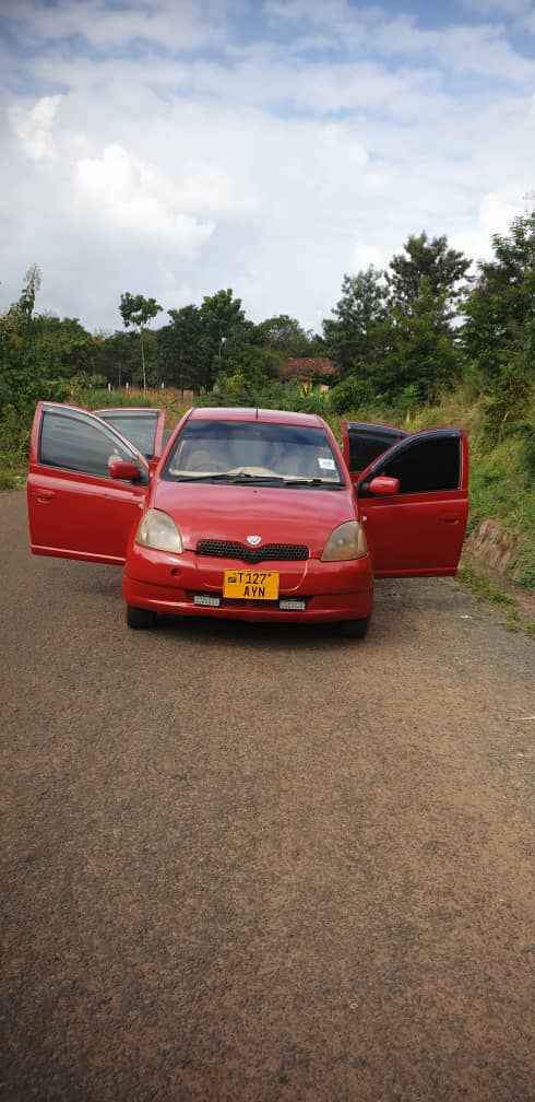 A picture of TOYOTA VITZ BEI MIL 3.8 SAFARI POPOTE FULL AC 0654452600