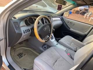 A picture of 2005 Nigerian Used Toyota Highlander 3 Seater Row First Body