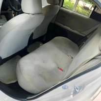 A picture of Toyota vitz ina rangi ya bahati Million 6 9 Automatic