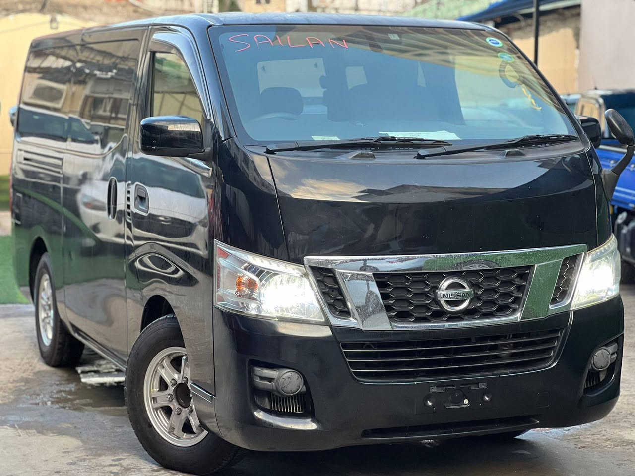 A picture of NISSAN NV350