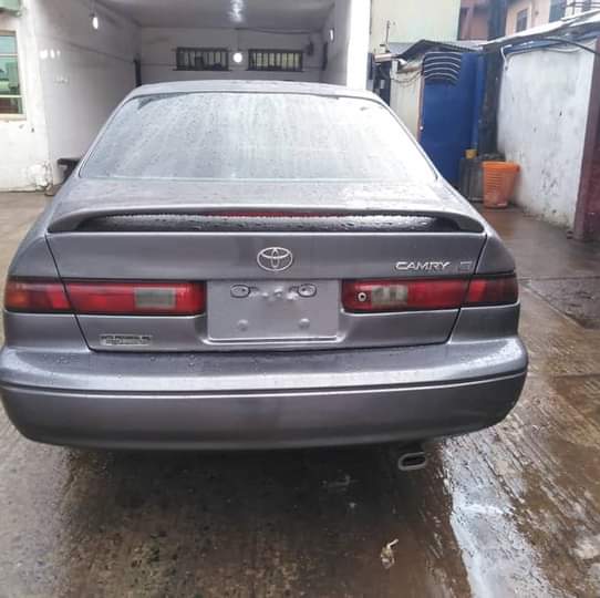 A picture of Toyota Camry 2000 Tiny light with perfect engine