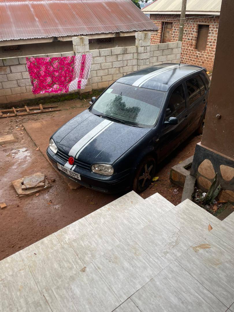 A picture of GOLF 4 6M CALL 0701488581 WHAT S APP 0776417404